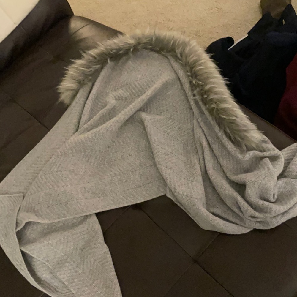 J McLaughlin grey throw sweater blanket 100% cashmere